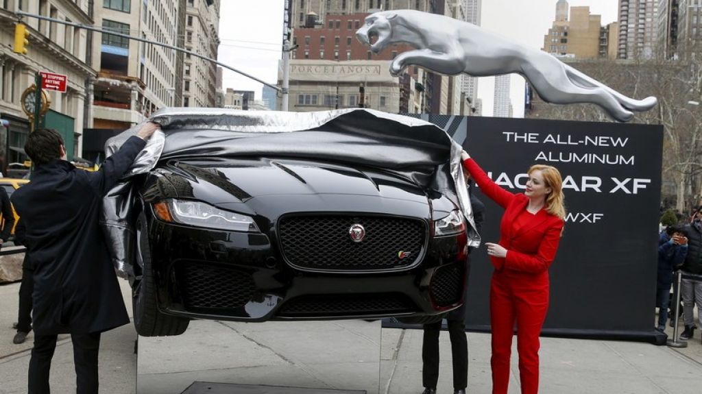 Hunde su Jaguar en un rÃ­o para recibir el seguro y la historia tiene un final trÃ¡gico