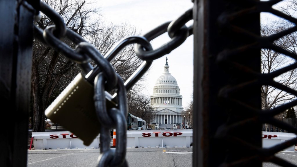  Tensa calma en un Estados Unidos blindado contra posibles protestas violentas 