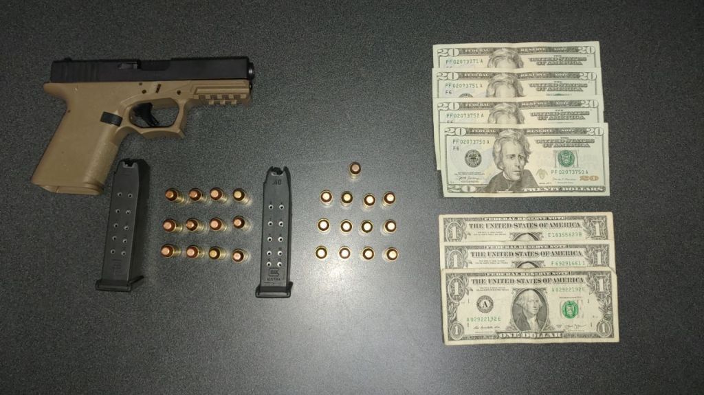  Arrestan joven de 19 a&ntilde;os con un arma de fuego en residencial de Ponce 