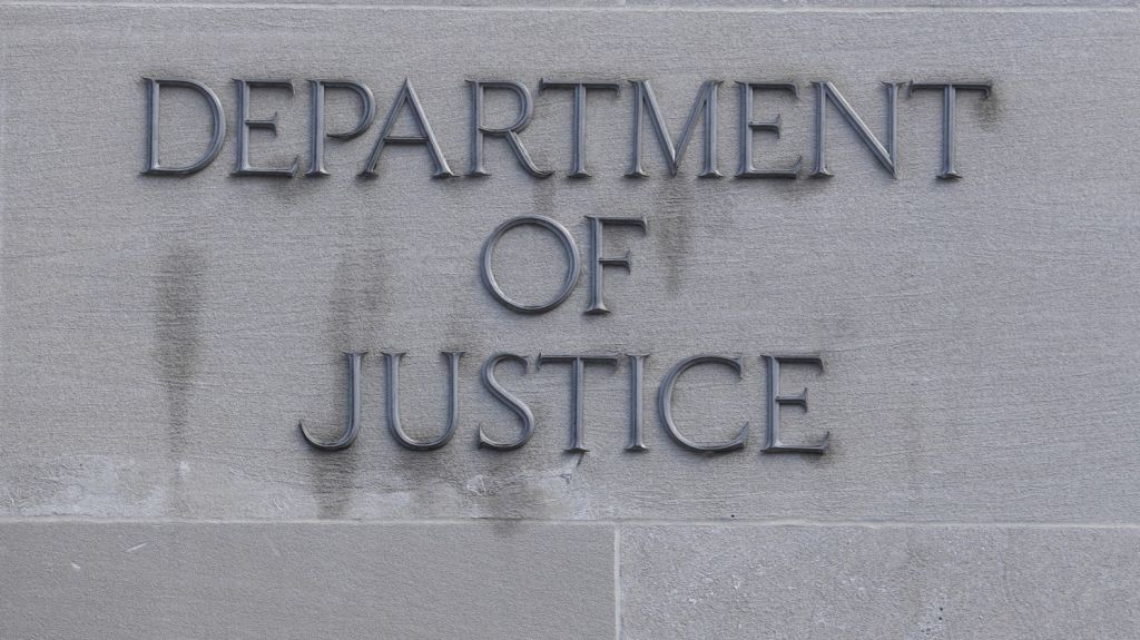  Exempleada del Gobierno admite que filtr&oacute; informaci&oacute;n a China 