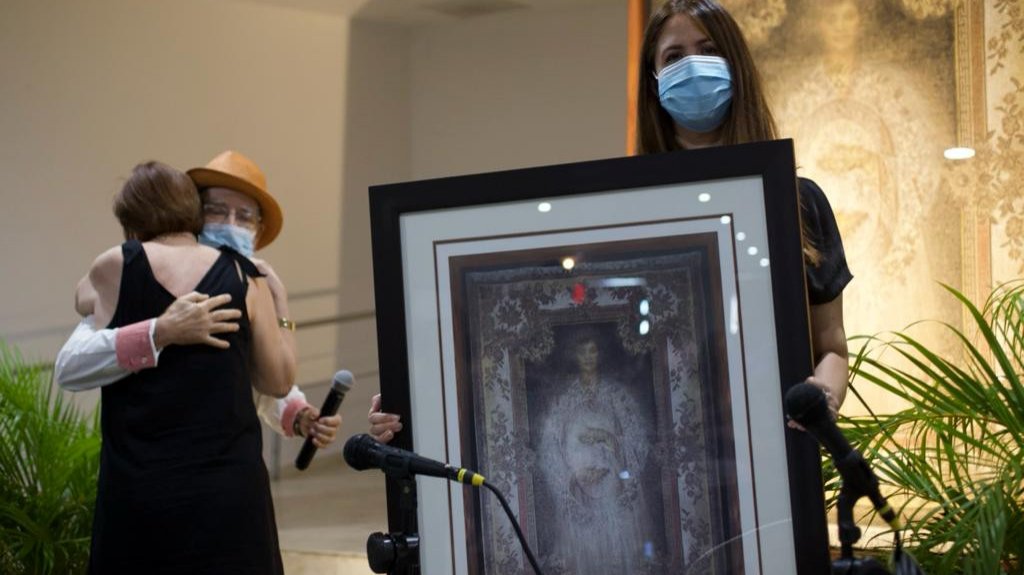  Presentan obra &ldquo;Consuelo (Las manos de Andrea)&rdquo;, del artista Antonio Martorell, como parte de reclamo de justicia y transparencia en caso de Ruiz Costas 