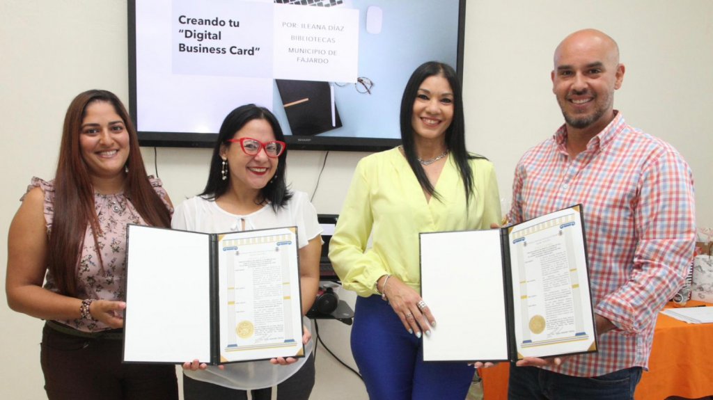  Reconocen empleados de bibliotecas de Fajardo 