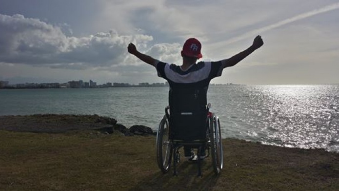 "Si la vida te pone barreras, tu reto es destruirlas."