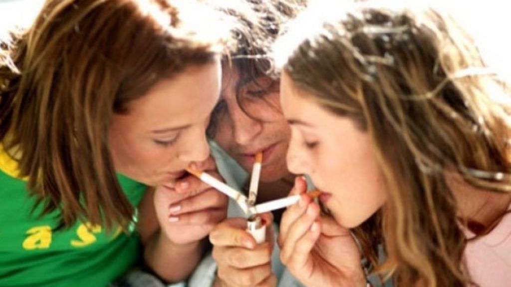  Proponen aumentar la edad m&iacute;nima de venta de tabaco a 21 a&ntilde;os 