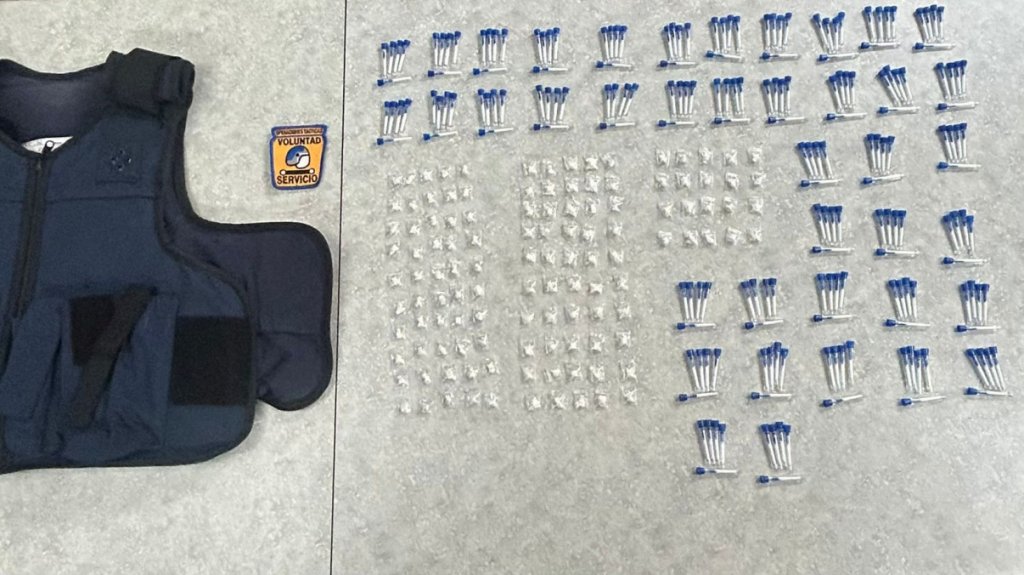  Ocupan drogas y un chaleco antibalas en Manatí 
