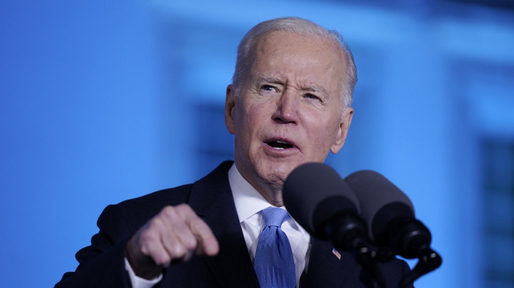  Biden: Putin “no puede permanecer en el poder“ 