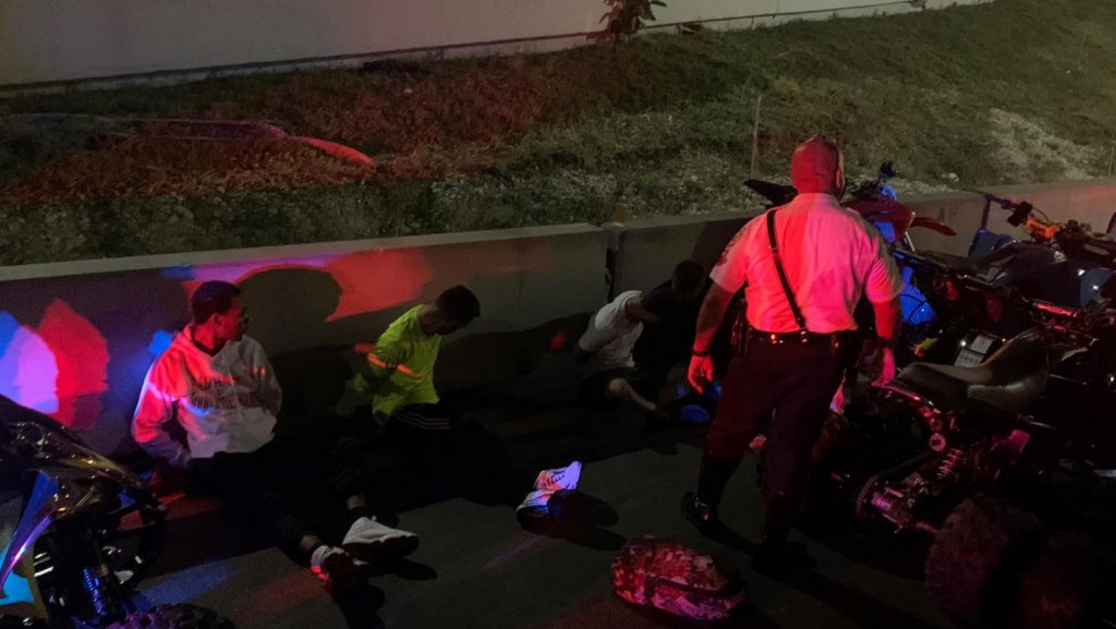 Fotos: Se fueron en &ldquo;Four track&rdquo; a retar la polic&iacute;a en Miami, todos terminaron arrestados y a pie 