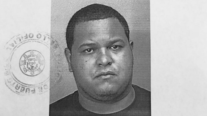 Mujer da persecuciÃ³n a hombre que le robo la cartera en Toa Baja