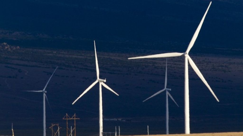  Tras siete a&ntilde;os, se logran acuerdos para 16 proyectos de energ&iacute;a renovable en la Isla, los que proveer&aacute;n unos 500 mv 