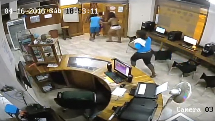 Video inÃ©dito: AsÃ­ se viviÃ³ el devastador terremoto de Ecuador en el interior de un edificio