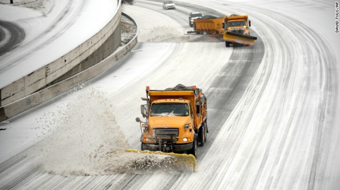 Una tormenta "catastrÃ³fica" provoca la cancelaciÃ³n de miles de vuelos en EE.UU.