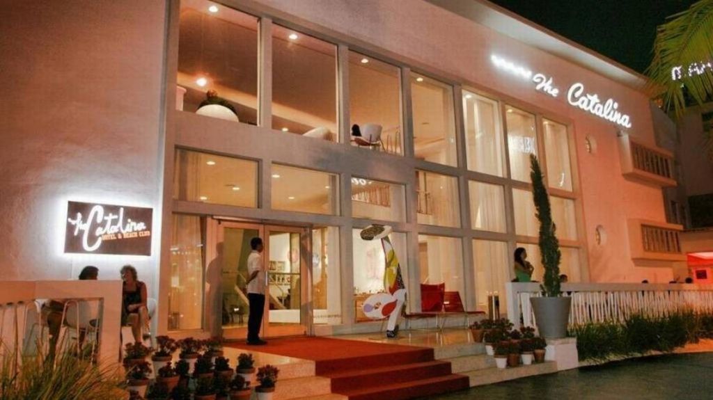  Demandan a hotel de Miami Beach, dicen que el gerente abus&oacute; de ellas cuando estaban borrachas 