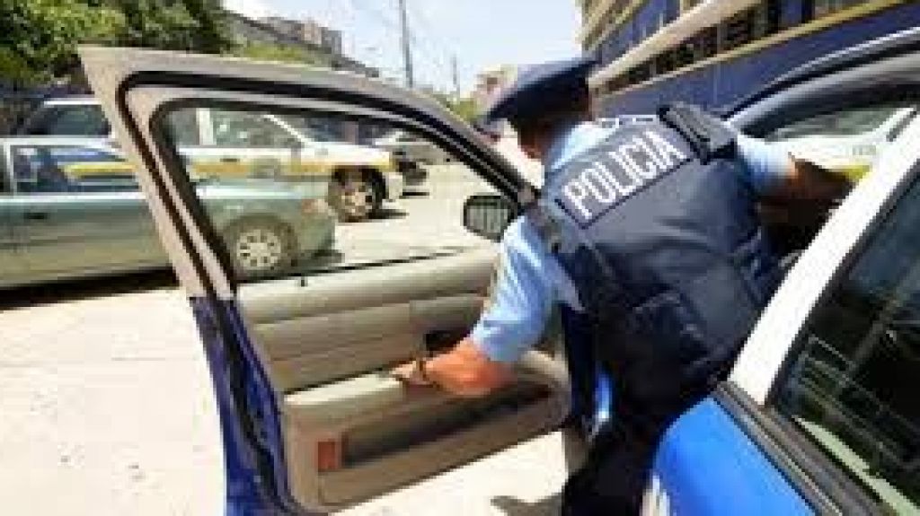  Policia investiga ESCALAMIENTOS reportados en la tarde de ayer en el &aacute;rea de Bayam&oacute;n 