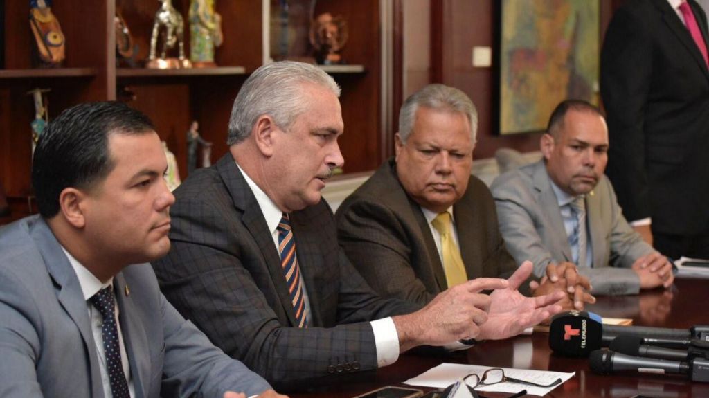  Escuche audio: Rivera Schatz dice escuela especializada en b&eacute;isbol no cerrar&aacute; nunca 