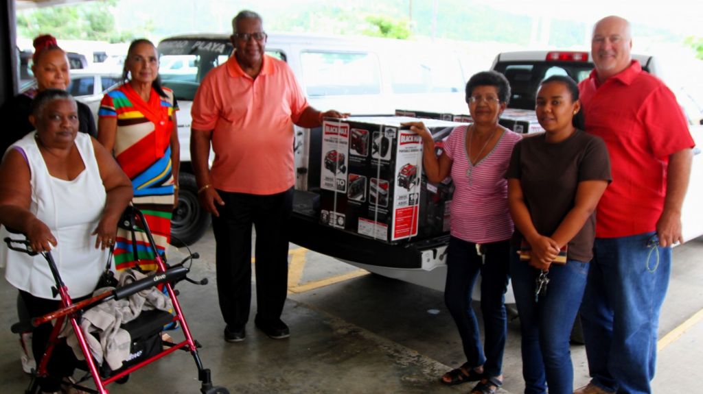  EC Waste y el Municipio de Humacao Entregan Generadores El&eacute;ctricos 