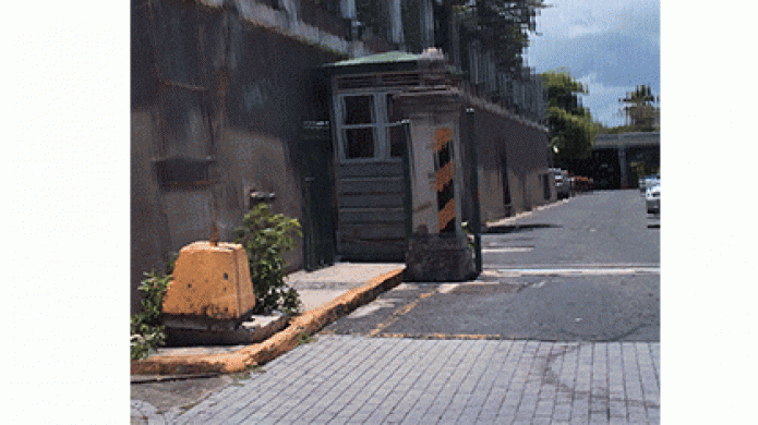 Se cocinan con el calor los policÃ­as en la Fortaleza