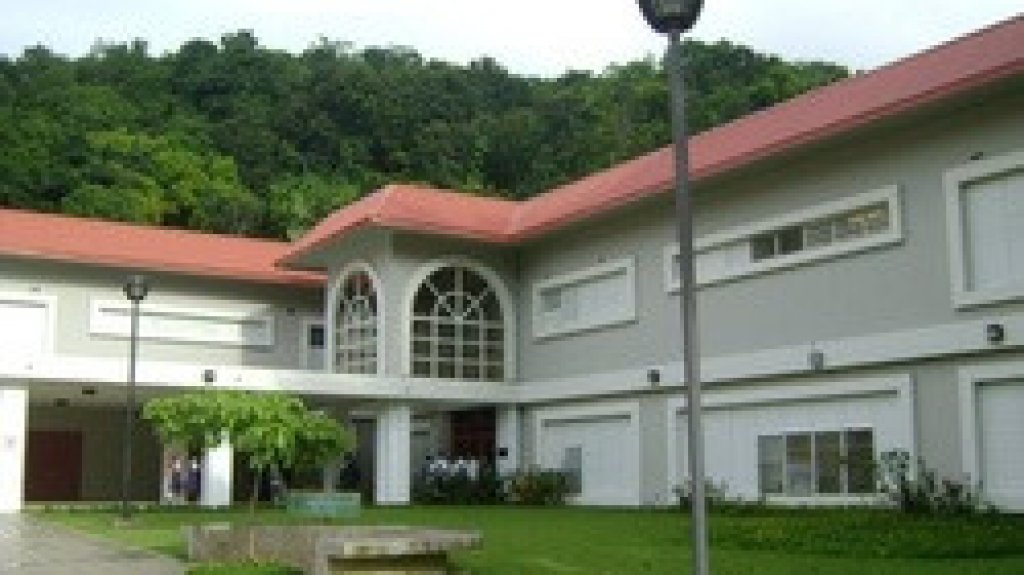  Padres paralizan escuela en Comerío por acondicionadores de aire inoperantes 