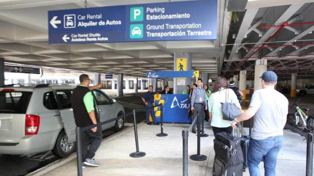  Viajeros ya pueden solicitar Uber desde el aeropuerto para llegar a su destino en la Isla 