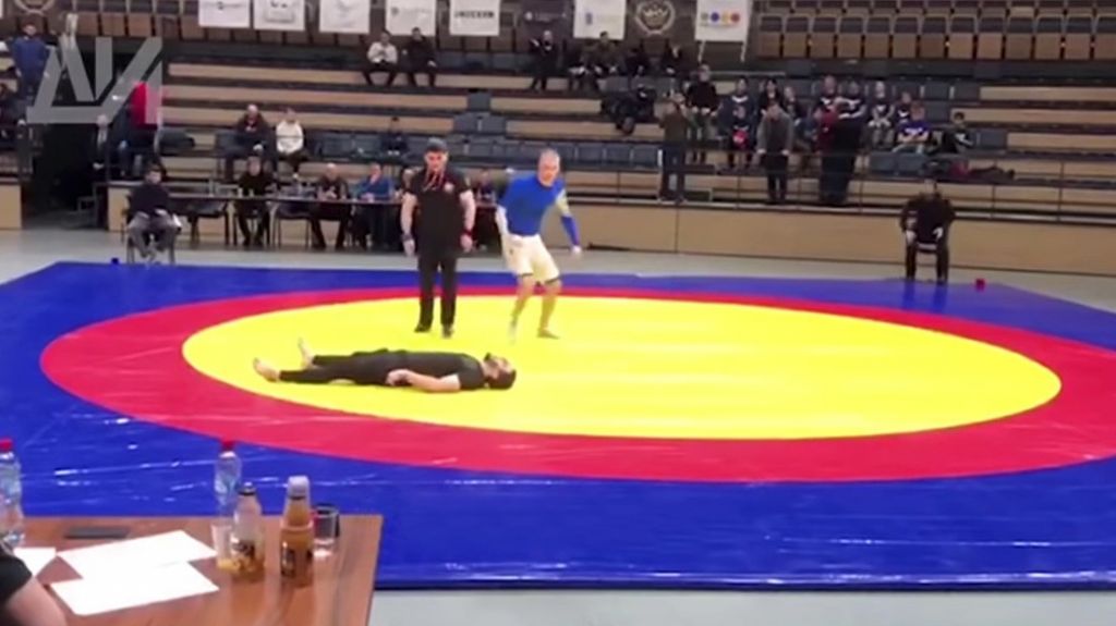  Video:Un luchador falla una maniobra y se quiebra el cuello en pleno torneo 