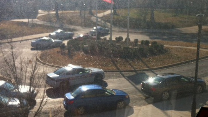 Alertan de la presencia de un tirador en la Universidad de Arkansas