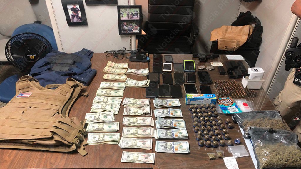  Fotos: Arrestan guardia penal del campamento el Zarzal, con droga y armas 