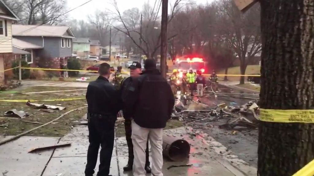  Video:Un muerto al caer una avioneta en una zona vecinal de los suburbios de Maryland 