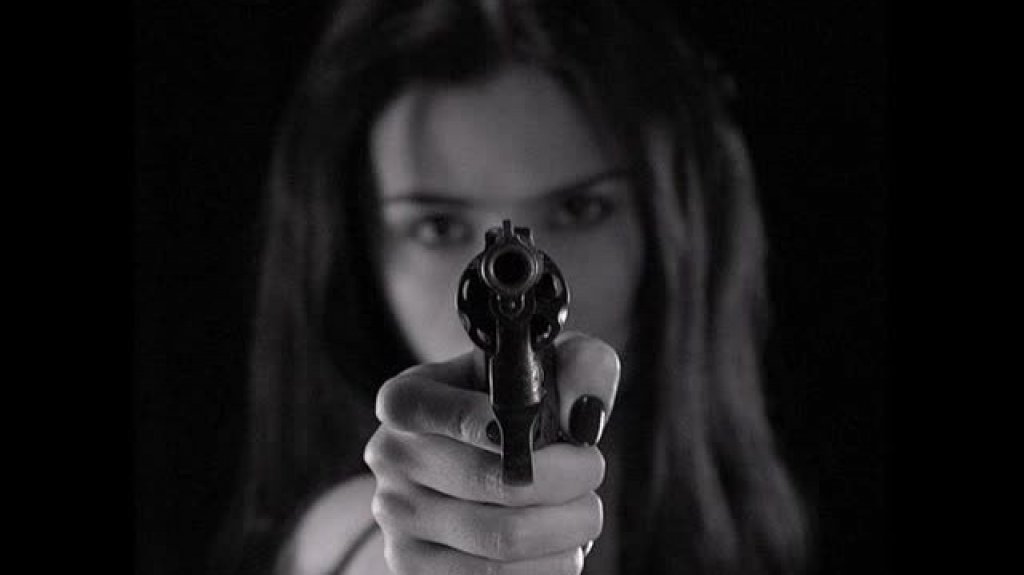  Arrestan mujer por dispararle a familia en Hormigueros 