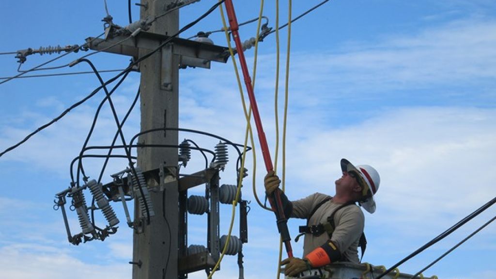 Cuerpo de Ingenieros del EjÃ©rcito pide superar la idea de que existe una soluciÃ³n fÃ¡cil y rÃ¡pida a la devastaciÃ³n del sistema elÃ©ctrico