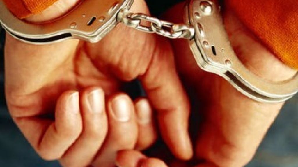  Arrestan mujer por conducir veh&iacute;culo hurtado en Aguadilla 
