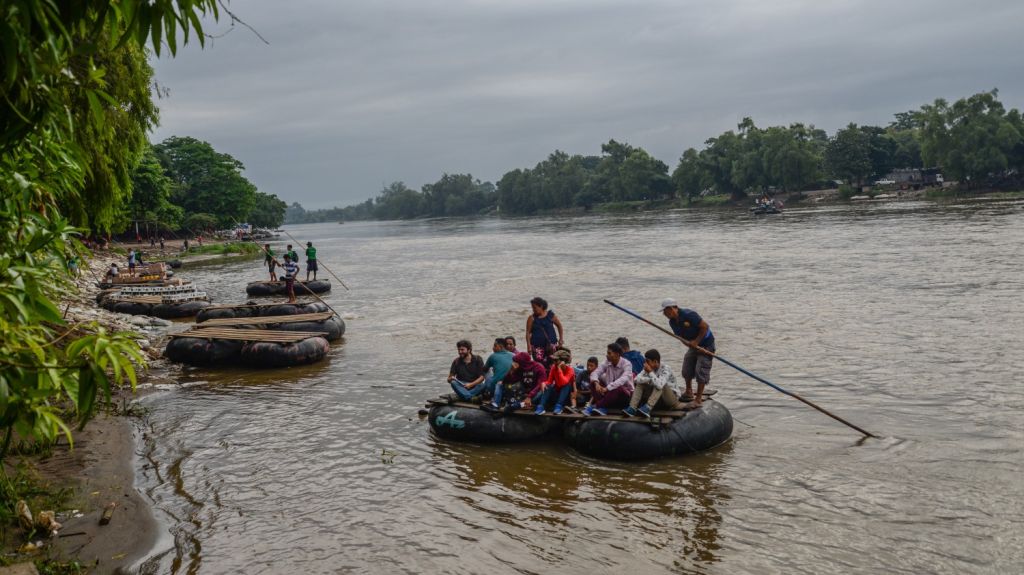  Vea video: Entre la perseverancia y el miedo, migrantes siguen adentr&aacute;ndose en M&eacute;xico 