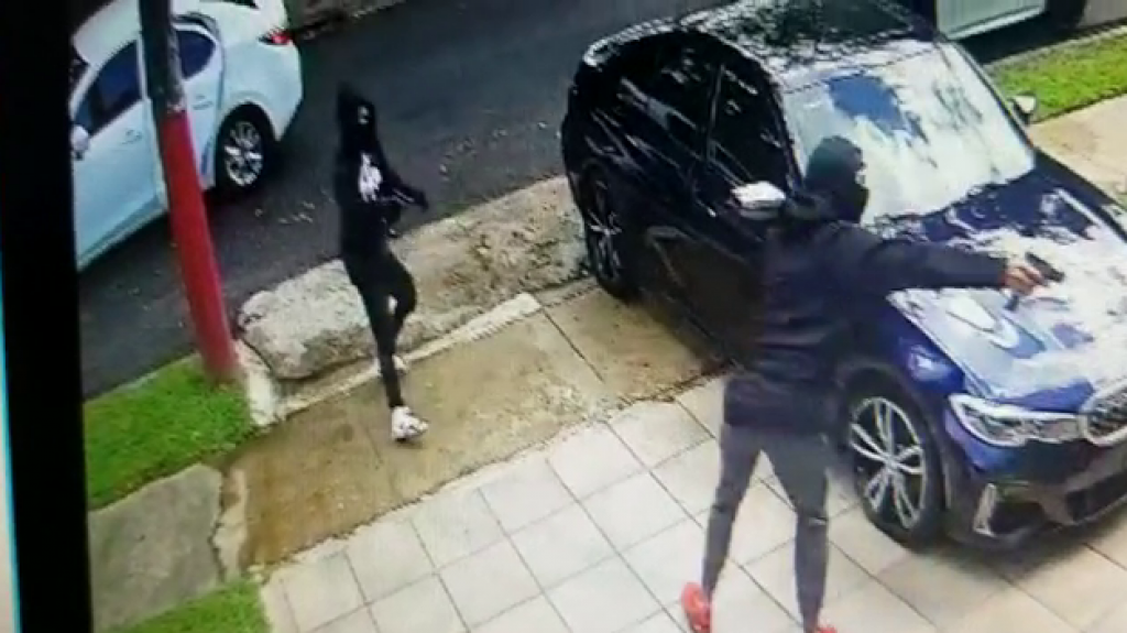  VIDEO: Buscan a sospechosos de agresi&oacute;n grave en medio de robo 