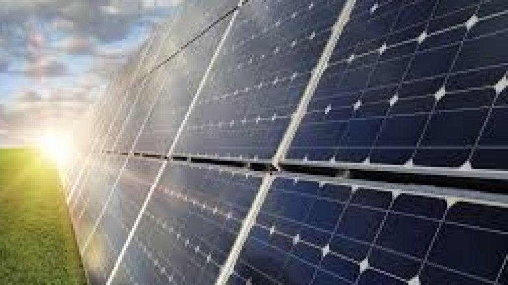  Representante presenta proyecto de ley para que se conceda incentivo por la instalaci&oacute;nde sistemas de energ&iacute;a renovable en hogares 