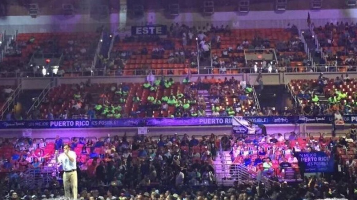 Ricardo Rosello, comenzÃ³ hablar y como si fuera un juego perdido se vaciaron las gradas 