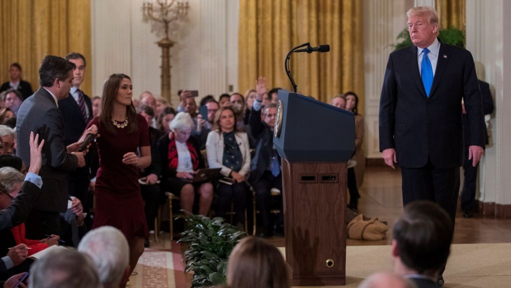  La Casa Blanca retira credencial a periodista de la CNN 