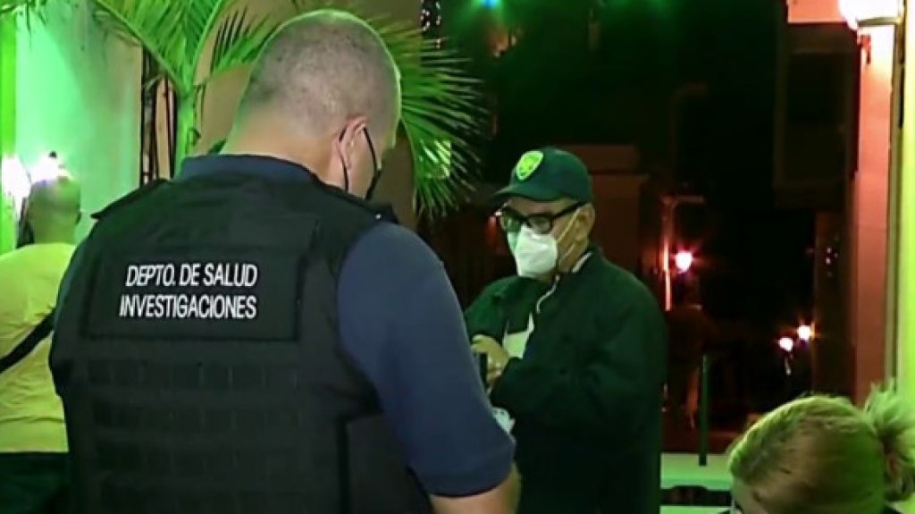  Polic&iacute;a interviene por varias violaciones a orden ejecutiva para controlar el Covid-19 