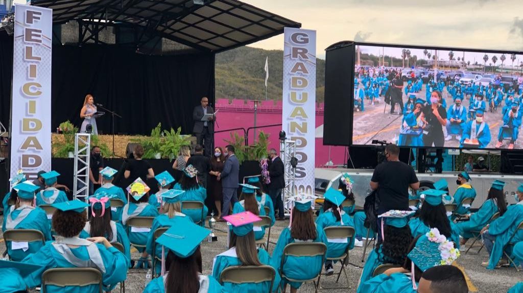  Superan inconvenientes estudiantes de Guayanilla al celebrar su graduaci&oacute;n con el respaldo del alcalde Torres Yord&aacute;n 