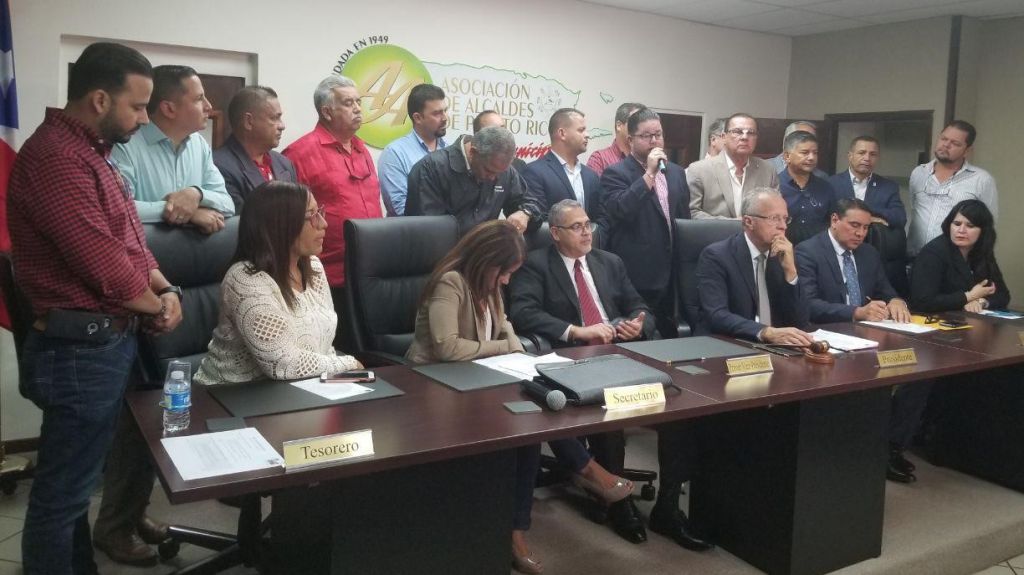  Alcaldes populares no saben cu&aacute;ntos estudiantes menos hay en escuelas p&uacute;blicas 