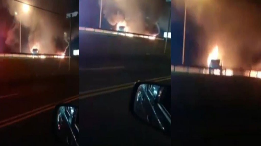  Video: Momento en que se incendian dos autos al chocar en Caguas 