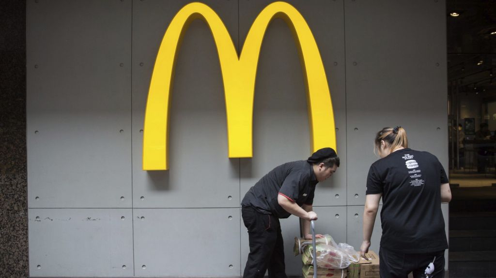  Lechuga contaminada provoca en clientes de McDonald's enfermedad intestinal 