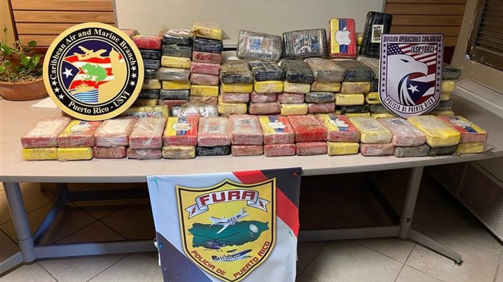  Incautan 222 kilos de coca&iacute;na, valorados en 5.8 millones de d&oacute;lares, cerca de Vieques, y arrestan a tres hombres 