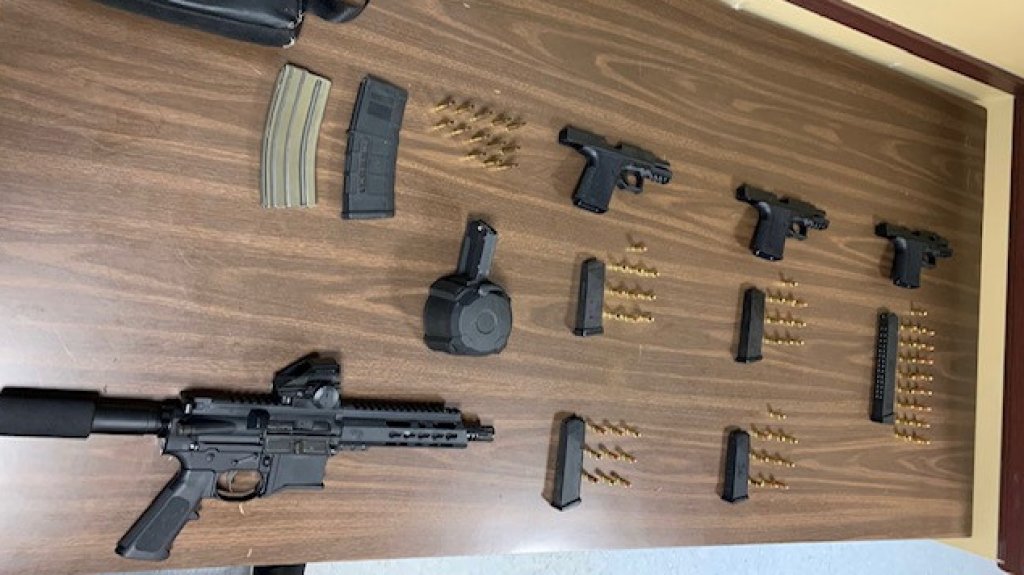 Ocupan armas en residencial de Ponce 