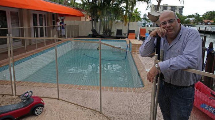 ProhÃ­ben usar luces de alto voltaje en piscinas de Miami tras muerte de niÃ±o