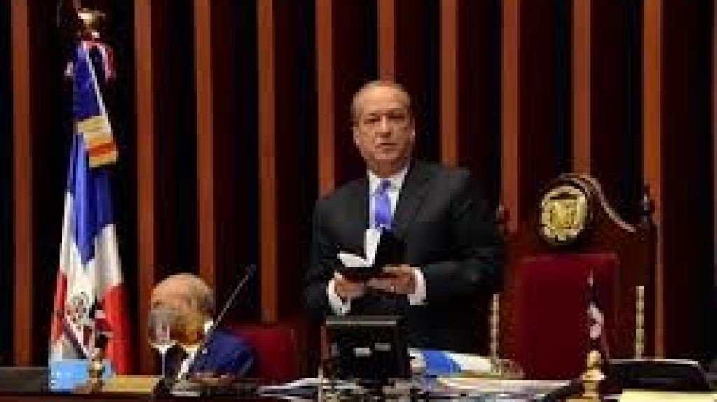  Reinaldo Pared regresa al país para iniciar tratamiento médico 