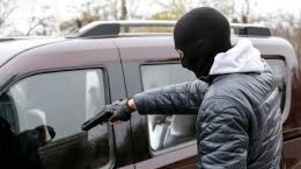  Le hacen &ldquo;carjacking&rdquo; a un hombre en Bayam&oacute;n 