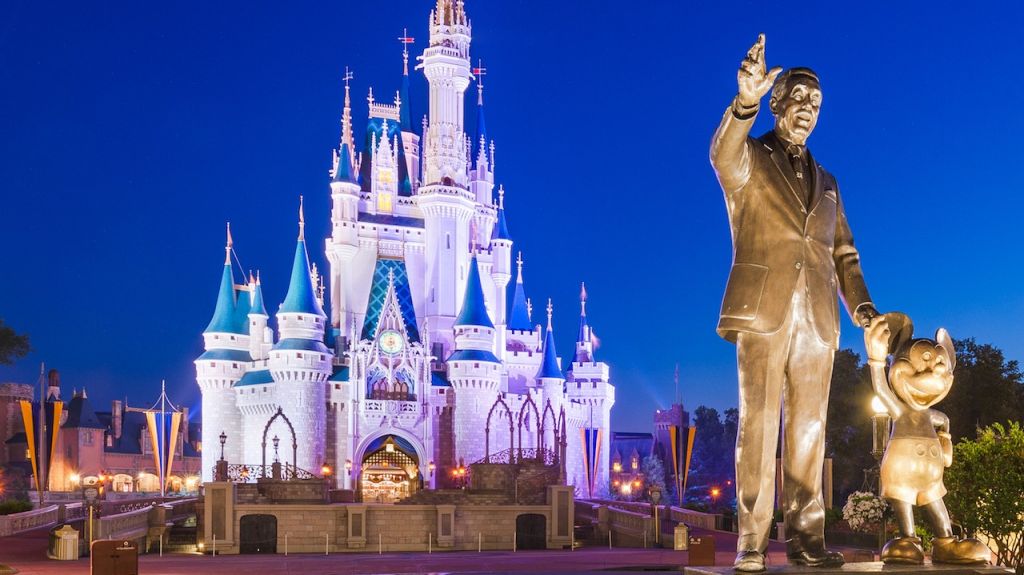  Detienen a hombre de 51 a&ntilde;os por manosear a una "princesa" en Disney 
