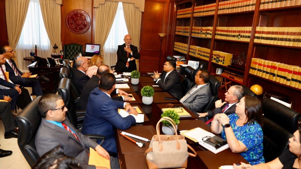  Mayor&iacute;a Cameral presenta agenda Legislativa para lidiar con crisis causada por los terremotos 