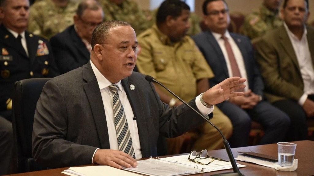  Sorprendido comisionado NMEAD con referidos de Comisi&oacute;n de Salud por compra de Apex 