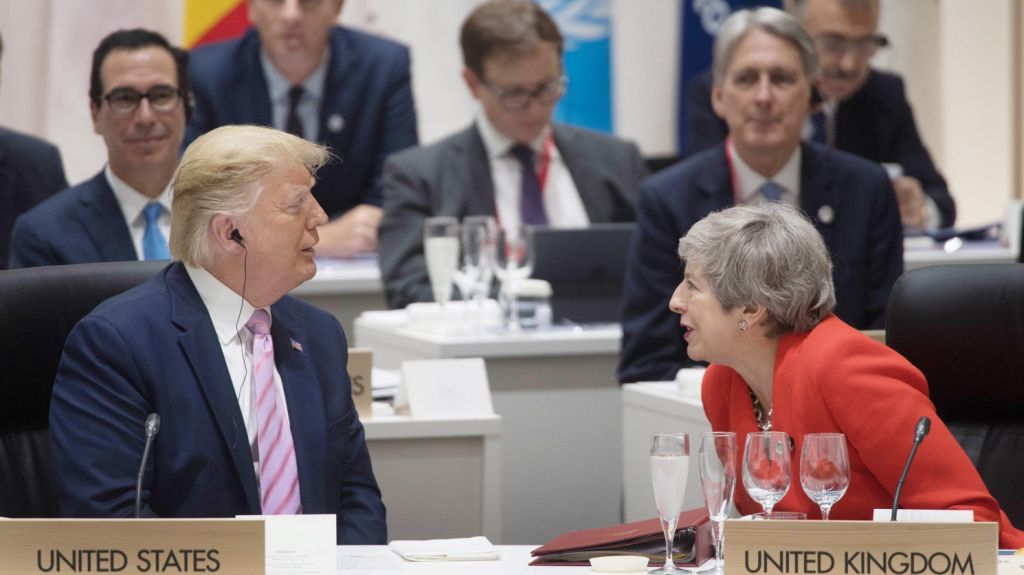  May ve "inaceptables" los tuis de Trump sobre las legisladoras dem&oacute;cratas 