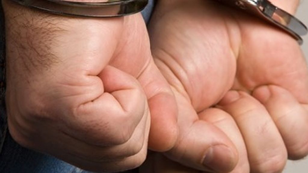 Causa para arresto por robar agua