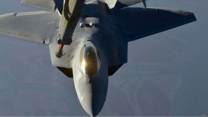 Entra a la cabina de un aviÃ³n de combate del siglo XXI